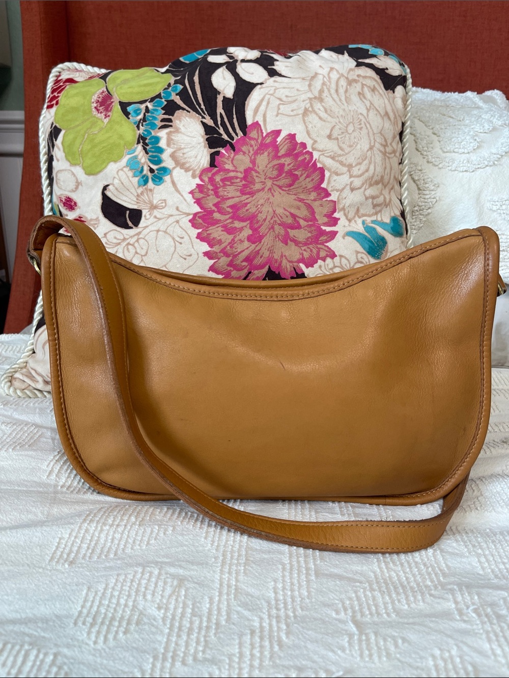 Vintage Coach 80s Leather Swinger Shoulder Bag - Women
